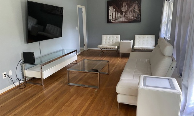 North Buckhead House | Lenox Mall Private 3Bed 2Bath WiFi TVinallRooms FreeParking