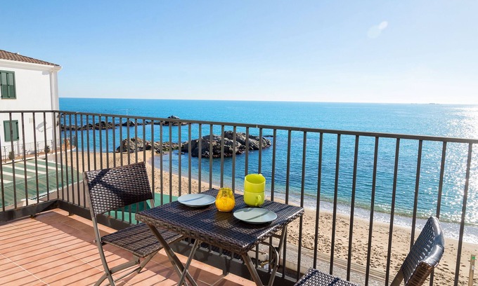 Calella de Palafrugell Apartment | LES FORMIGUES 3-seafront apartment-Calella de Palafrugell-Costa Brava