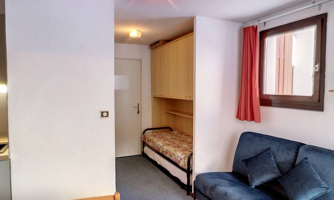Les Bruyeres Apartment | Les Menuires, 2-Room 4-Person Ski-In Ski-Out Apartment