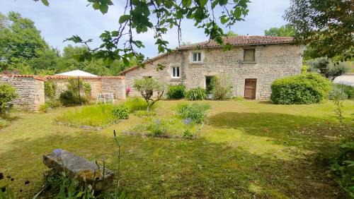 Villiers-le-Roux House | Les Murmures de Charente