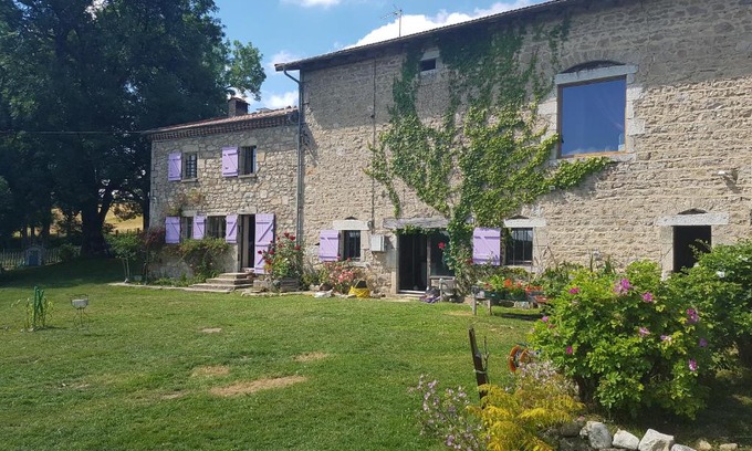 Saint-Eloy-la-Glaciere Bed & Breakfast | Les Pierres Davélie