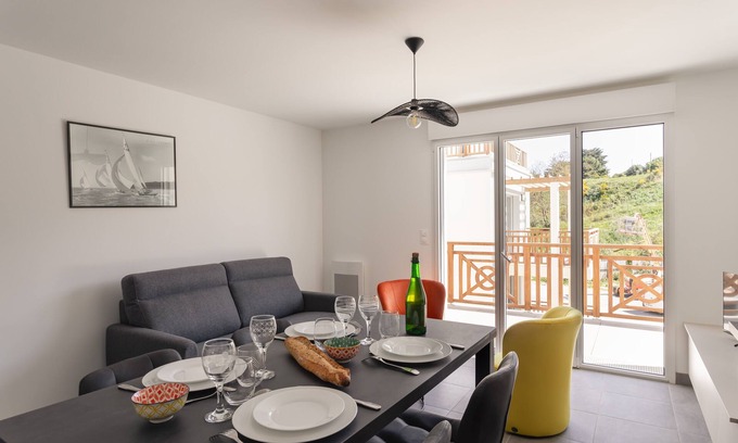 Sables-d'Or-les-Pins Apartment | Les pins #201 - Appt à moins d'un km de la plage