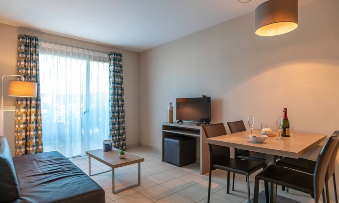 Concarneau Apartment | Les Sables 504 - Appt avec piscine partagée