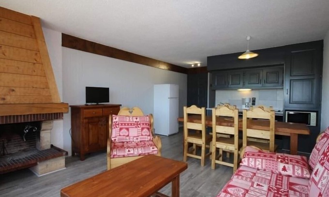 Les Saisies Apartment | Les Saisies: Large 2-room cabin, 6 ppl, fireplace, south balcony, wifi