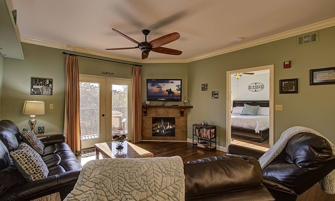 Pigeon Forge Condo | Leslie's Mountain Blessing