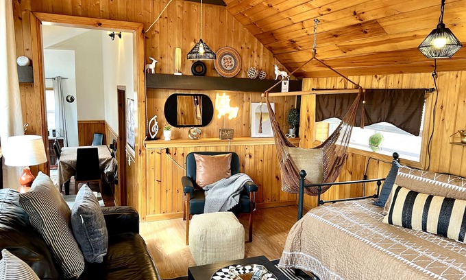 Altmar Cottage | Let's Get Cozy!NestledinWoodsonBellaVista campus, 2Mins.ToSalmon Rvr/FishAutmnLk