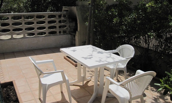 Leucate Apartment | Leucate-Plage, on sea front: flat with two air-conditioned sleeping-rooms