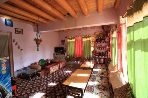 Leh House | Lhachik Guest House