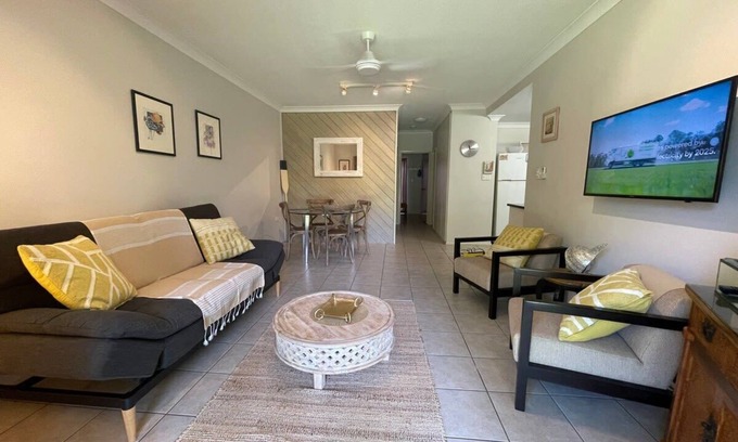 Mission Beach Apartment | Liana 4 ~ Beach Lovers All at your finger tips