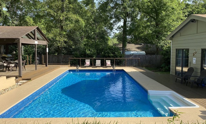 Tallahassee House | Life is better by the pool, near FSU,nPrivate pool, sleeps 8, pet friendly!