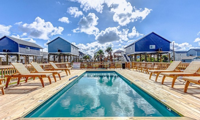 Port Bolivar House | Life's A Beach - a 2 bedroom plus a loft, 2 bath home that sleeps 8.