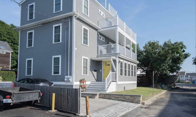 Warren House | Light and Bright set in Historic Warren