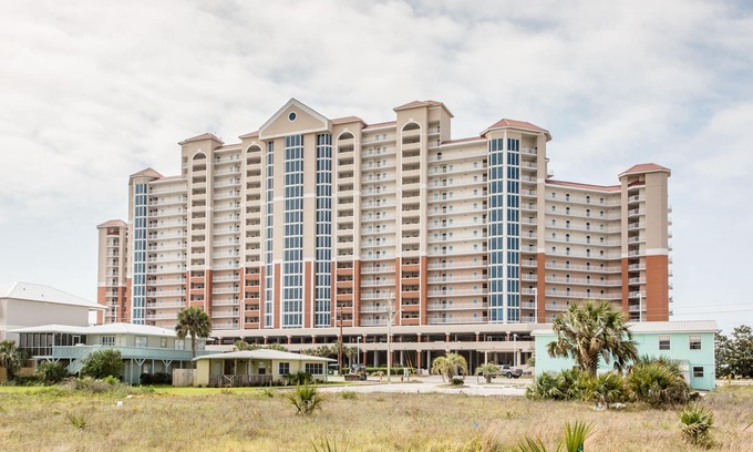 Gulf Shores Condo | Lighthouse 1606 NEW LISTING 2/2 w/bunks