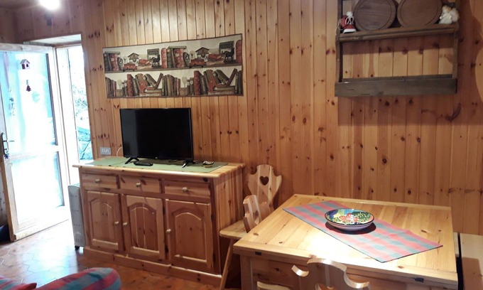 Lignod Ski Chalet | Lignod: 35 sq.mt one bedroom apartment with a view of Monte Rosa and direct access to the garden