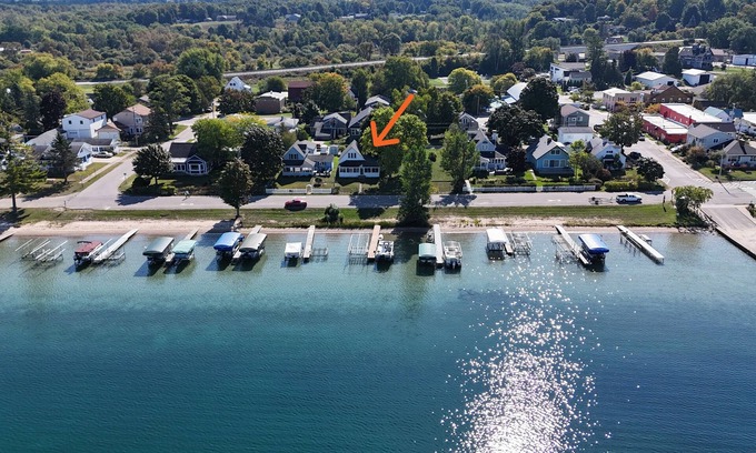 Beulah Cottage | Lil's on the Lake - On Crystal Lake, Dog-Friendly, and Short Walk to Downtown Beulah!