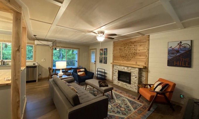 Bella Vista House | Lil Sugar Cottage - Little Sugar/Tunnel Vision Trail Access - Cozy!