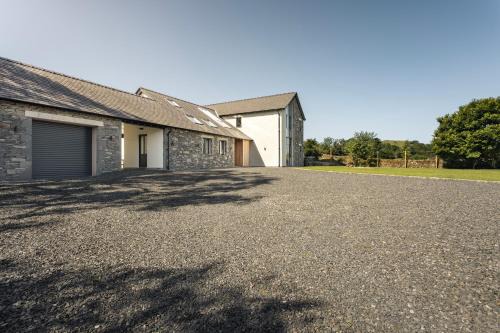 Staveley House | Lily Bank