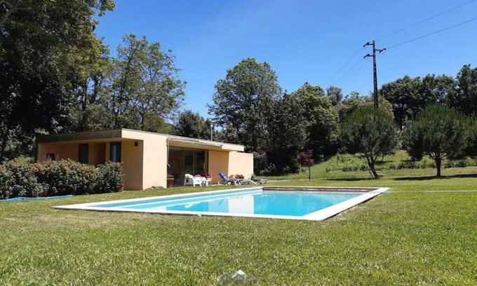 Bico House | LIMA COTTAGES/CASA DO CERCADO