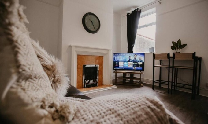 Barrow-in-Furness House | LIME ST by Prestige Properties SA