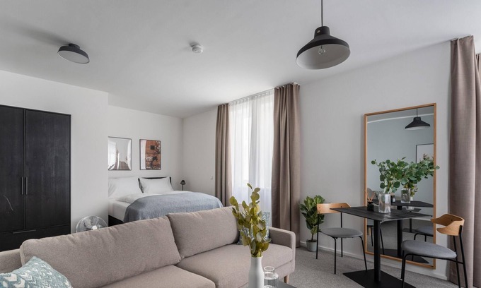 Innere Stadt Apartment | limehome Linz Friedrichstr | Suite XXL