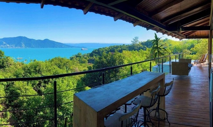 Costa Verde House | Linda Casa em Ilhabela, com Vista Para o Mar, e 5 Minutos a pé da Praia