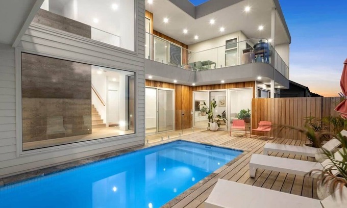 Point Lonsdale House | Links view coastal sanctuary with heated pool