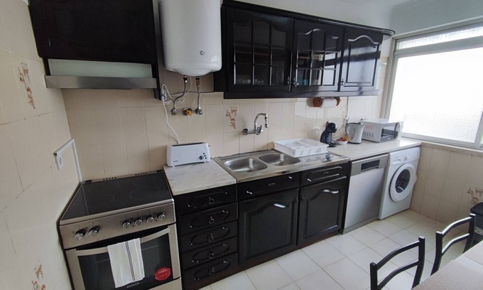 Alfragide Apartment | Lisbon spacious T2 in Damaia, Lisbon