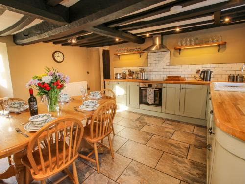 Clun House | Little Bicton