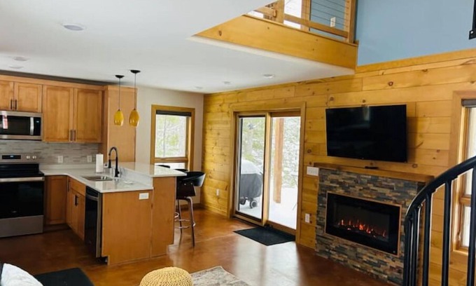 Rhinelander House | Little cabin