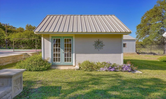 Lampasas Apartment | Little "G" Cottage on the Farm