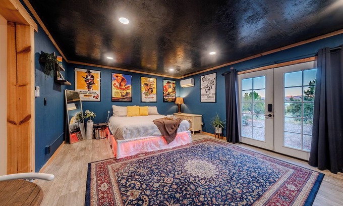 Kanab Apartment | Little Hollywood Hideout - A Movie Theater Experience