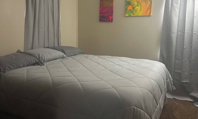 Pierre House | Little house in the alley. Charming 2-bedroom house in peaceful Pierre with AC