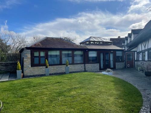 Pitchcombe Apartment | Little Monks Suite