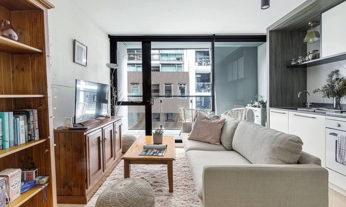 Abbotsford Apartment | Little Shamrock Cosy Resort Style Living