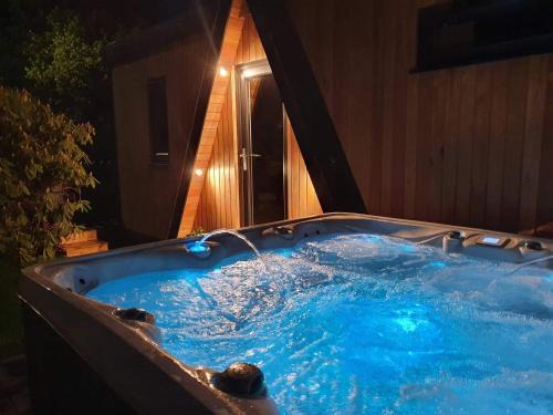 Tain Cabin | Little Woodbine