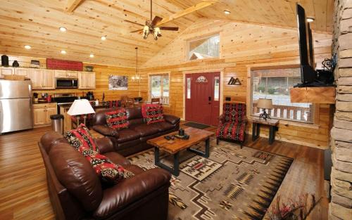 White Oak Lodge Villa | Livin Good