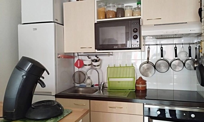 Saint-Caprais-de-Bordeaux Apartment | Location Court Séjour Petit Appartement Équipé. Pas Animaux , non Fumeur