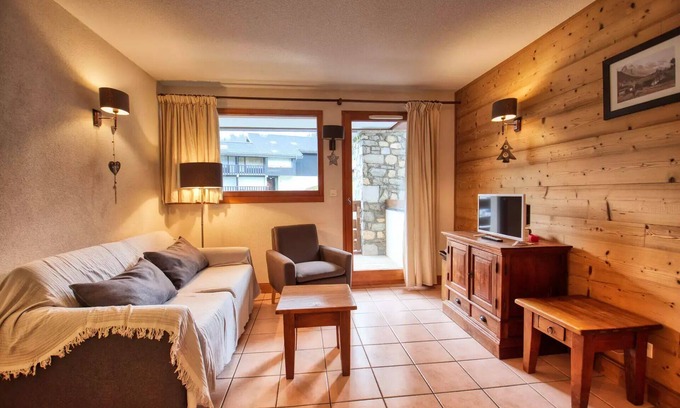 Les Esserts Apartment | Located at the foot of the Morillon 1100 slopes