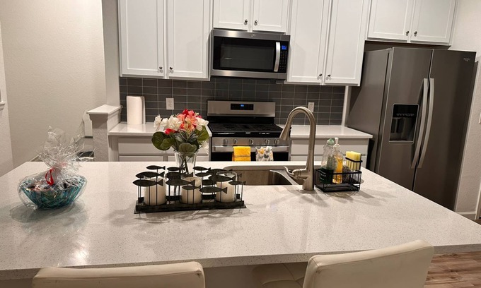 Westridge House | Located close to city and mountains- 2-BR townhome with WiFi and AC