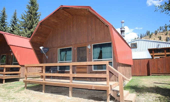 Red River Cabin | Located on our Private Fishing Pond