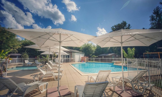 Coly Ski Chalet | Location Chalet en Bois Village Vacance Calme