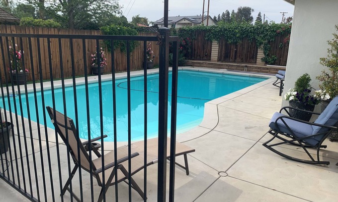 West Park Community House | Location Location! Big Pool 2 bedroom suites plus 3 baths Heart of Bakersfield