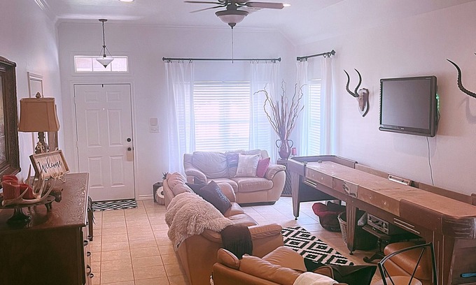 College Station House | Location, Location> Between Kyle Field & Travis Bryan Midtown Sports Park!