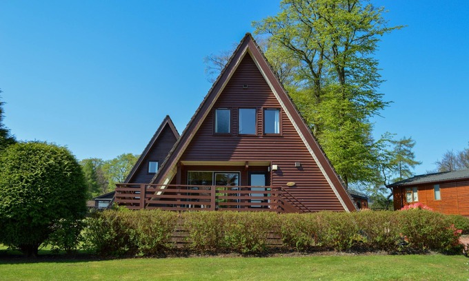 Kilmun Cabin | Loch view location in Holiday park, sleeps 4 persons, off road parking, free Wi-Fi