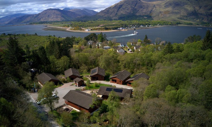 West Laroch Ski Chalet | Lodge 5 - sleeps 6 guests in 3 b3drooms