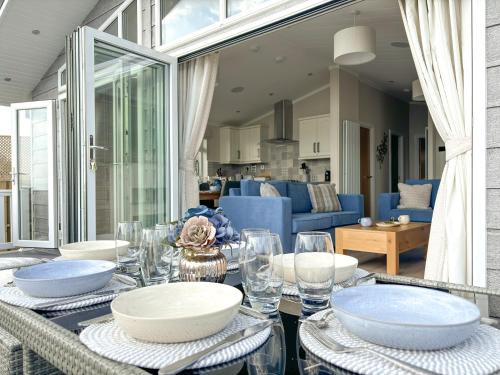 Holworth Villa | Lodge 9 Creek Caravan Park Ringstead