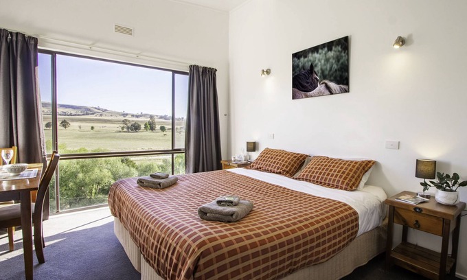 Merrijig Apartment | Lodge by the River - Studio 2