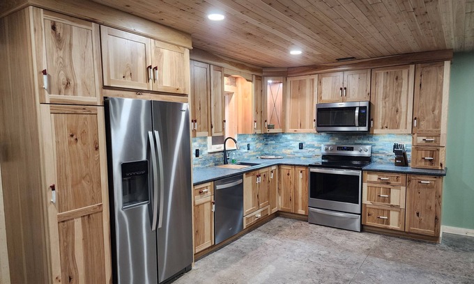Oak Harbor Cabin | Lodge on 1/2 acre minutes from 5 Marinas with Direct Lake Erie Access