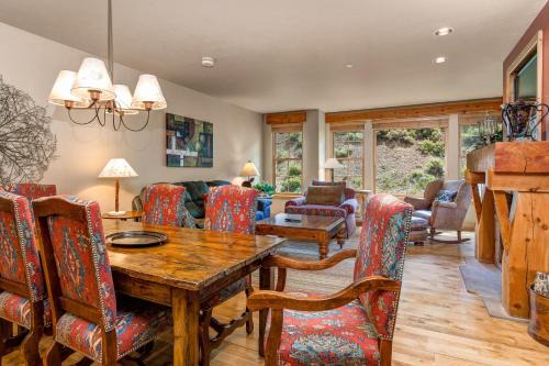Deer Valley Apartment | Lodges at Deer Valley 2218 and 2220