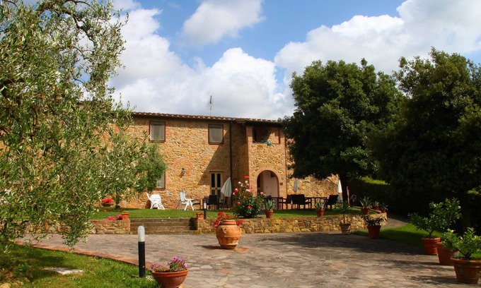 Montaione Apartment | Lodging in Tuscany,pool,children pool,Aircon,family and children friendly, sl3